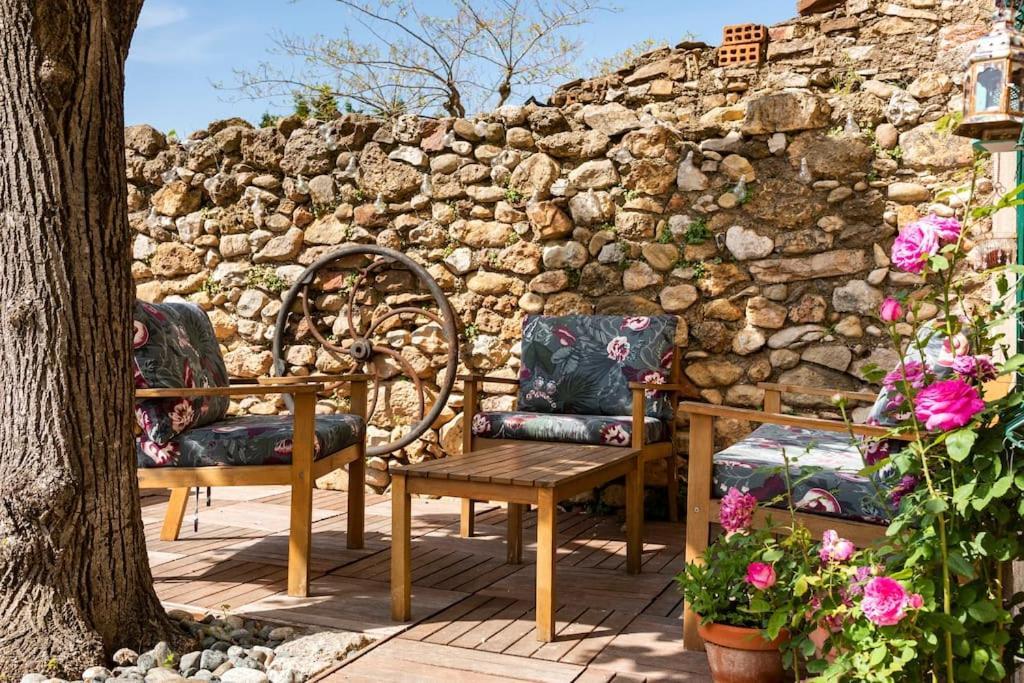 La Calade Bed and Breakfast Montouliers Buitenkant foto