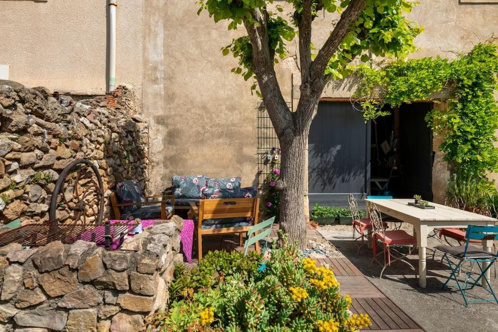 La Calade Bed and Breakfast Montouliers Buitenkant foto